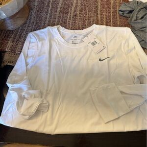 Nike Women's Classic White Long Sleeve Tee
Dri fit